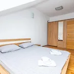 Spacious Apartment In Downtown