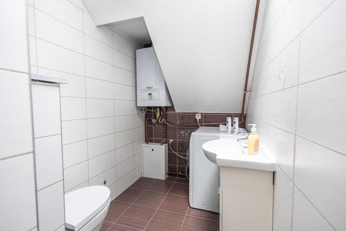 Apartment Spacious In Downtown